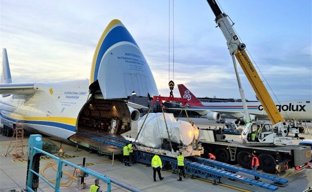 Air Partner and Antonov team up to successfully transport oversized Aero Engine and AOG components to remote Island.