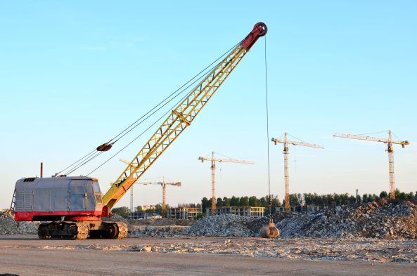 global trade crawler crane